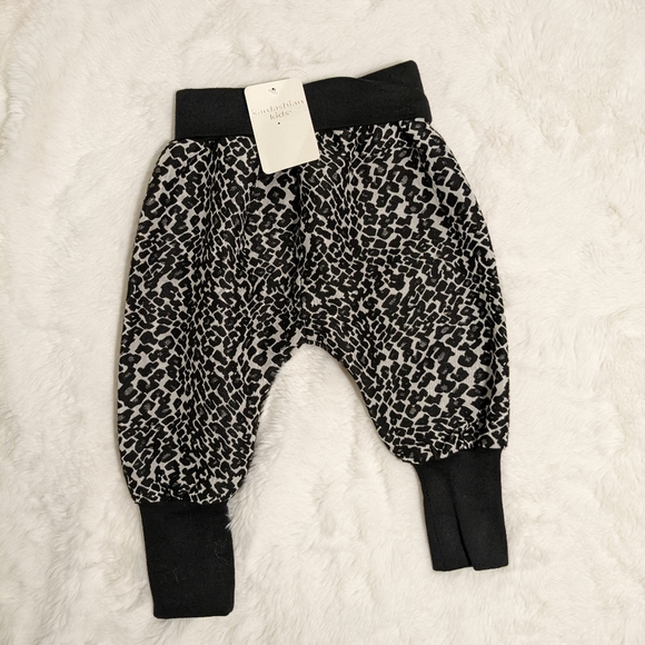 Kardashian Kids Spotted Animal Print Harem Pants 12m NWT - Picture 3 of 5